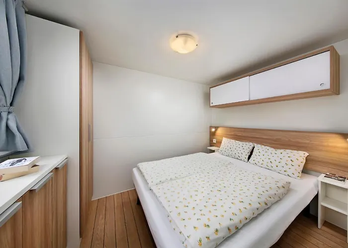 Knaus Campingpark منتزه العطل هنفلد